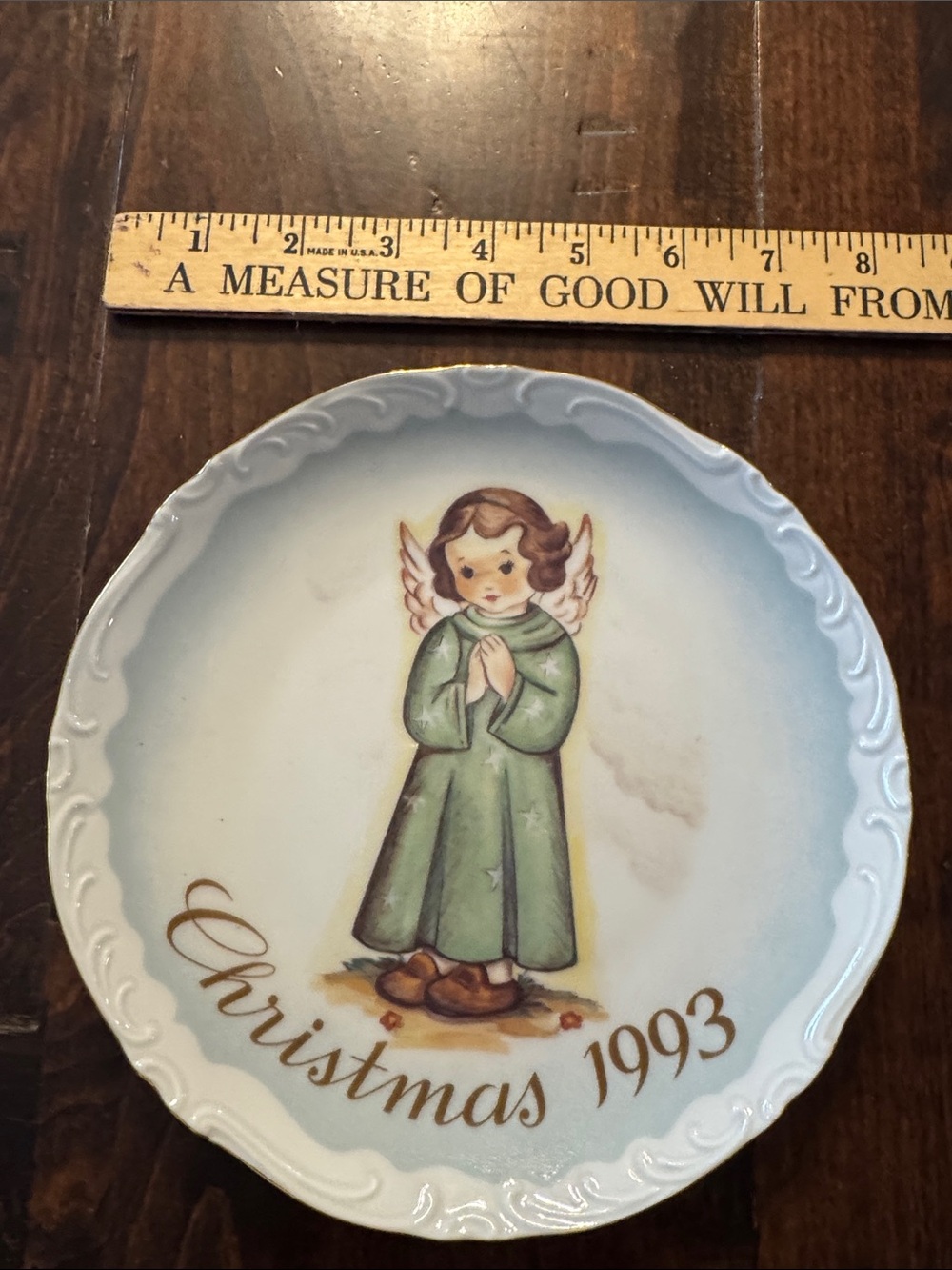 Green Angel Decorative Plate - Christmas 1993